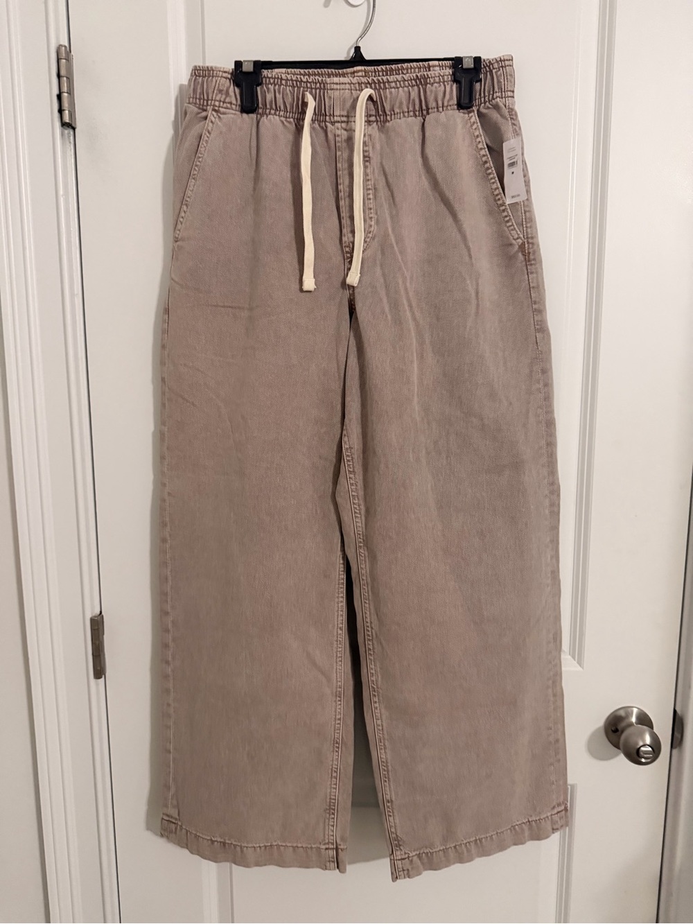 GAP Women’s Wide-Leg Denim Drawstring Pants in Taupe - Picture 4 of 8